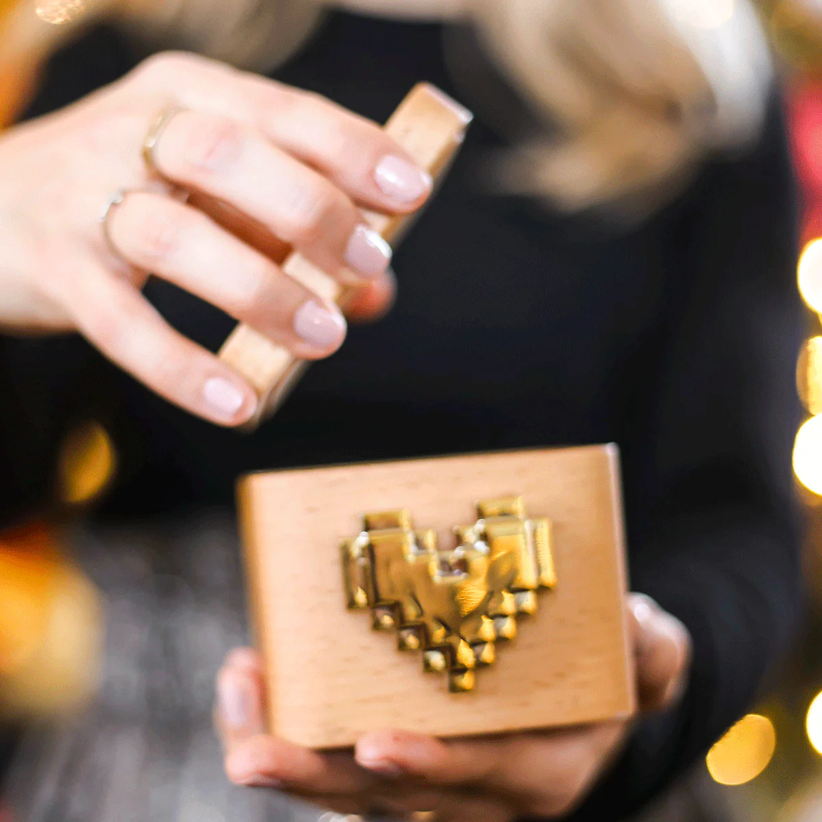 Golden Hour Spinny Magnet - Image 3